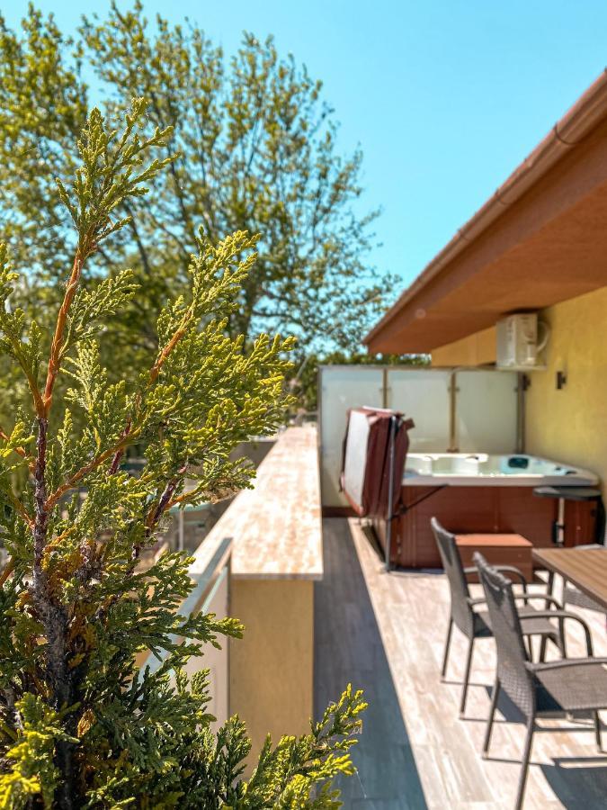 שיופוק Casa Luxury Wellness Apartman By Bltn מראה חיצוני תמונה