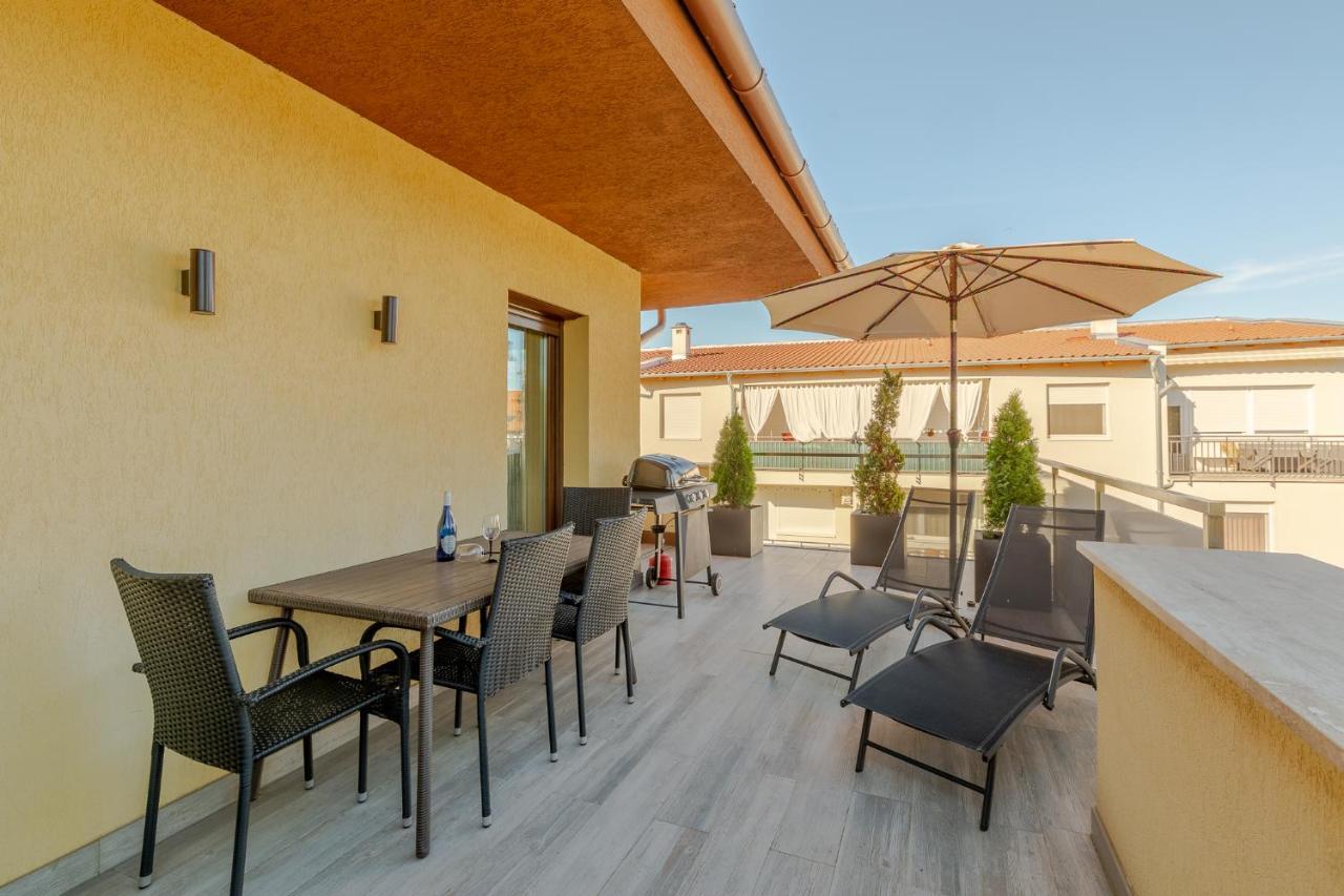 שיופוק Casa Luxury Wellness Apartman By Bltn מראה חיצוני תמונה