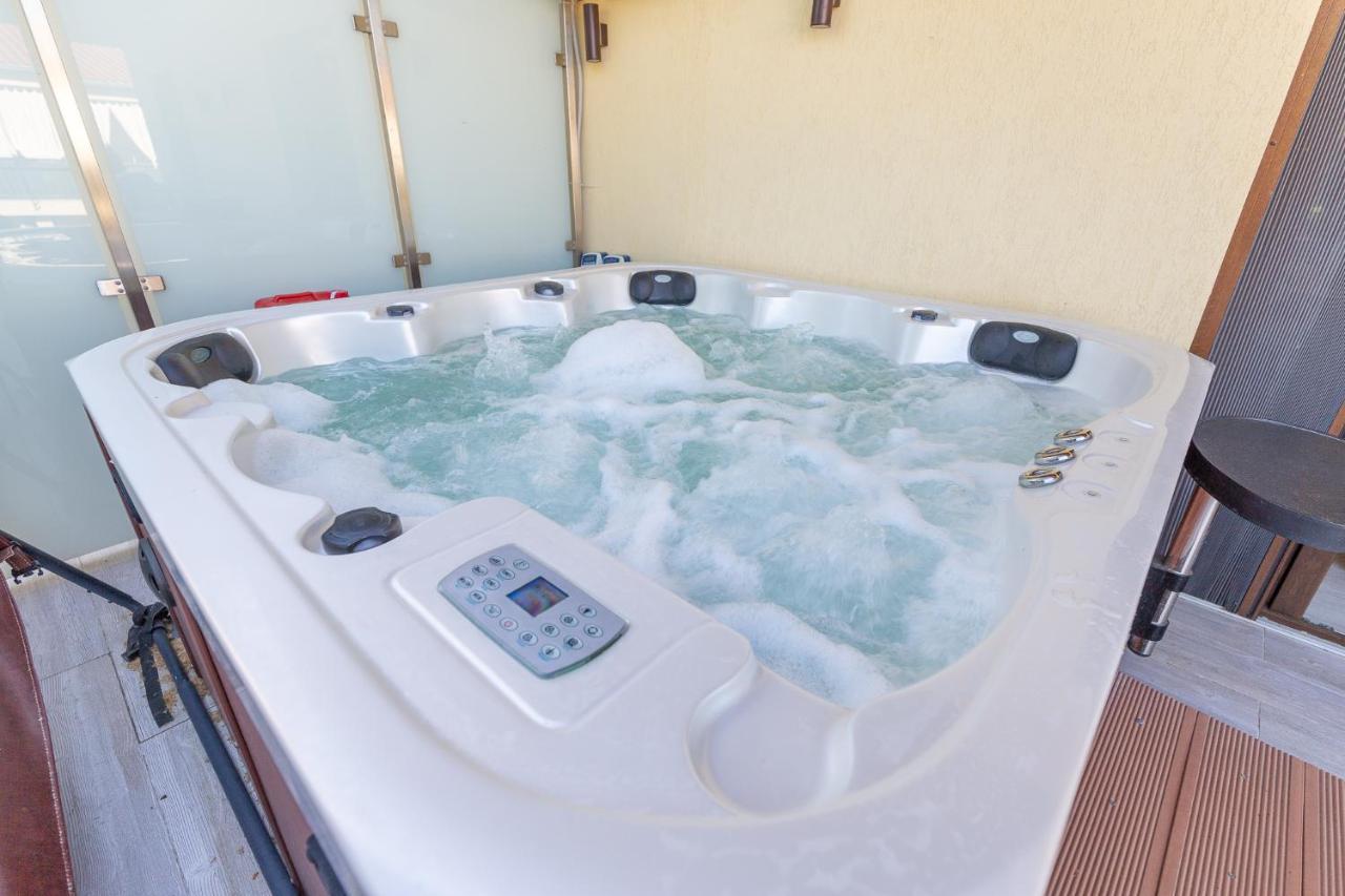 שיופוק Casa Luxury Wellness Apartman By Bltn מראה חיצוני תמונה